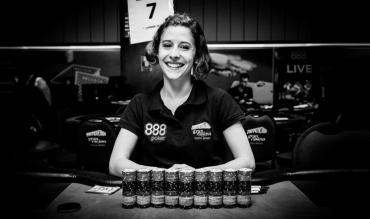 Poker Karten geben wie ein professioneller Poker-Dealer